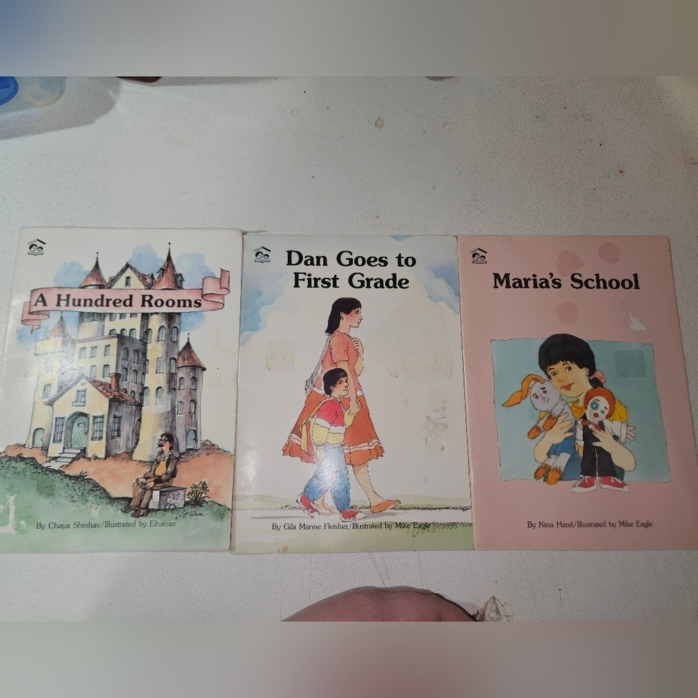 Vintage 90s Lot Of 15 Hippy Paperback Kids Story Books! - Picture 4 of 6